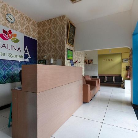 Spot On 2425 Salina Hotel Syariah シドアルジョ エクステリア 写真