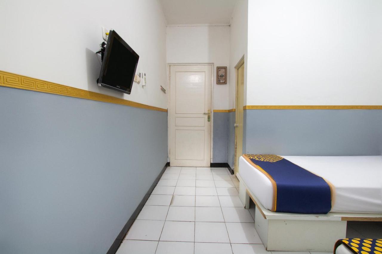 Spot On 2425 Salina Hotel Syariah シドアルジョ エクステリア 写真