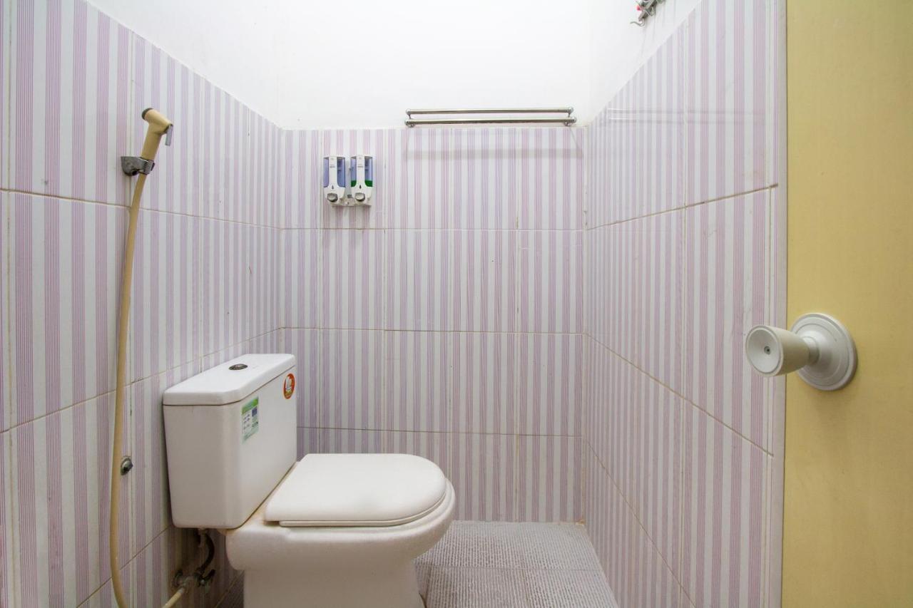 Spot On 2425 Salina Hotel Syariah シドアルジョ エクステリア 写真